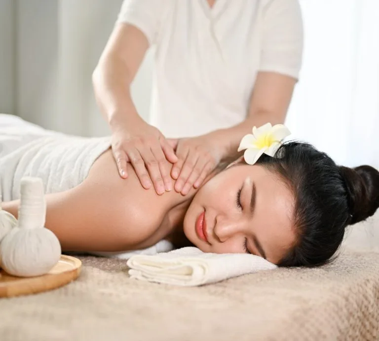 Best massage near me-best_massage-นวดไทย-นวดกดจุด-นวดรักษา-นวดรักษาoffice_syndrome-best_massage-lotus thai massage